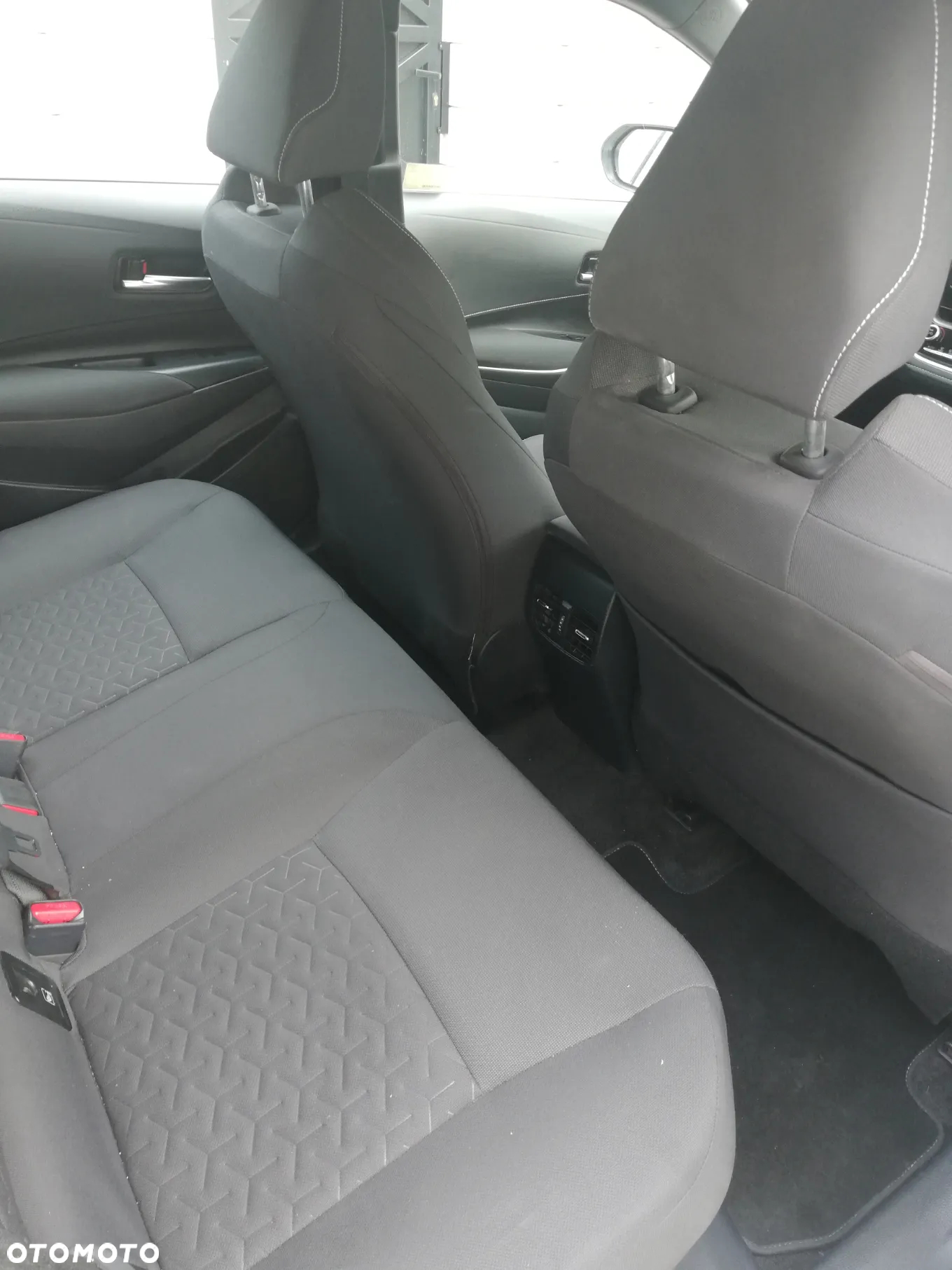 Toyota Corolla 1.8 Hybrid Comfort - 8