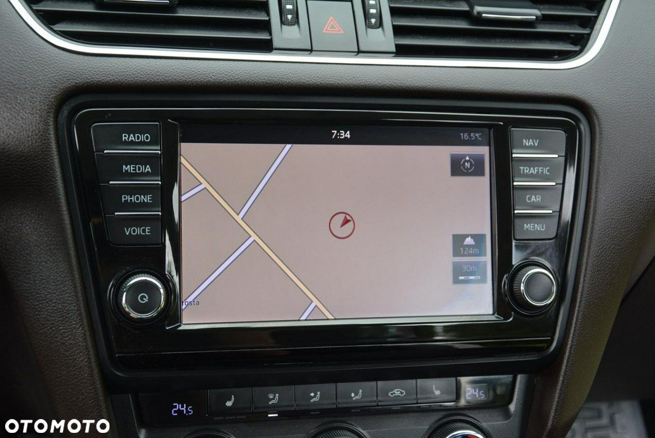 Skoda Octavia Combi 2.0 TDI 4x4 DSG Scout - 27