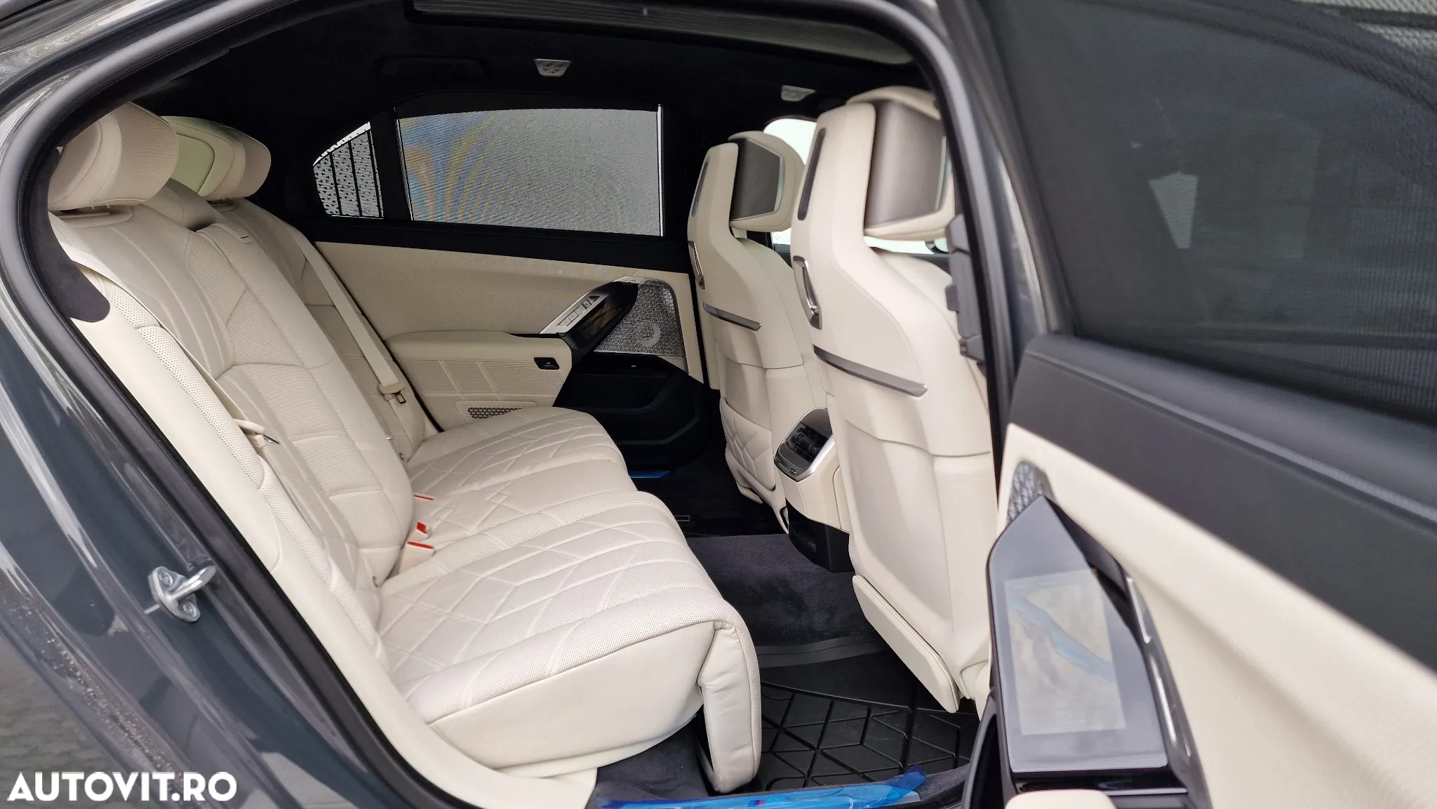 BMW i7 xDrive60 - 11