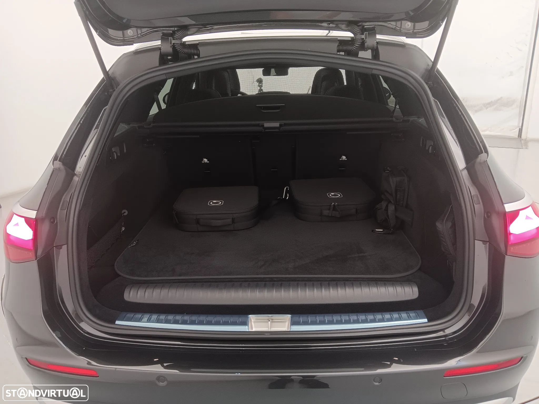 Mercedes-Benz E 300 Standard - 29