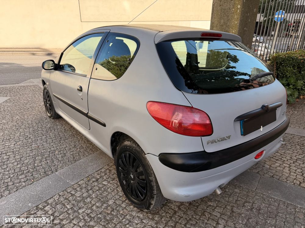 Peugeot 206 2000 photo 2