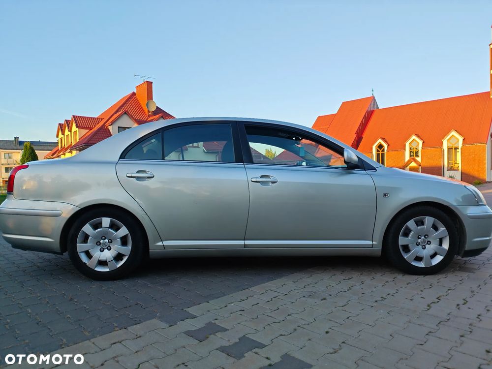 Toyota Avensis 2.0 VVT-i Sol - 8