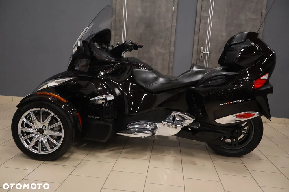 Can-Am Spyder - 33