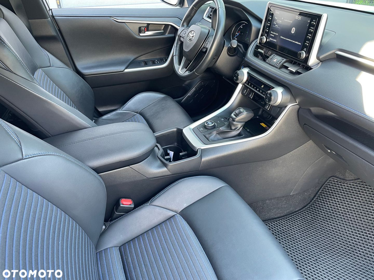 Toyota RAV4 - 10