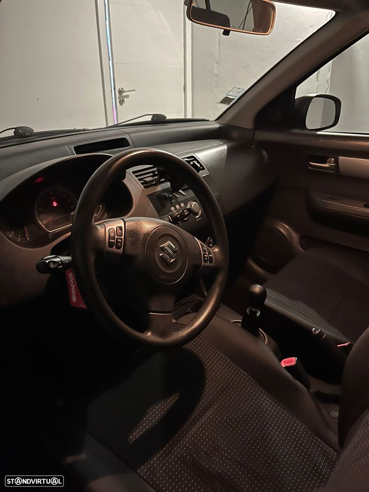 Suzuki Swift 1.3 16V GLX - 15