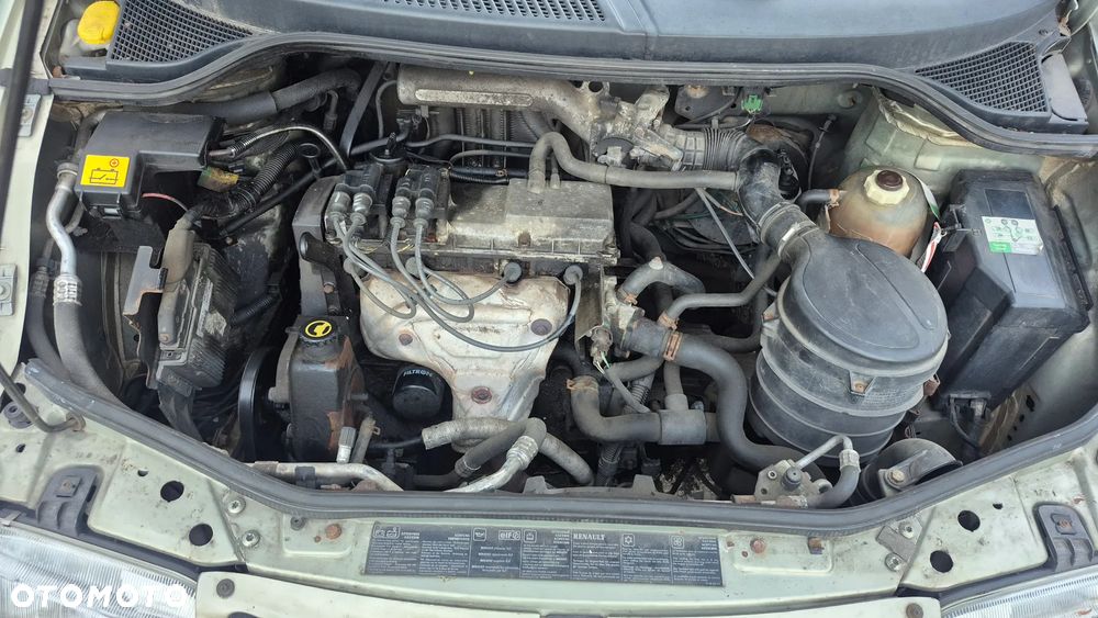 Renault Scenic 1.4 16V Family - 7