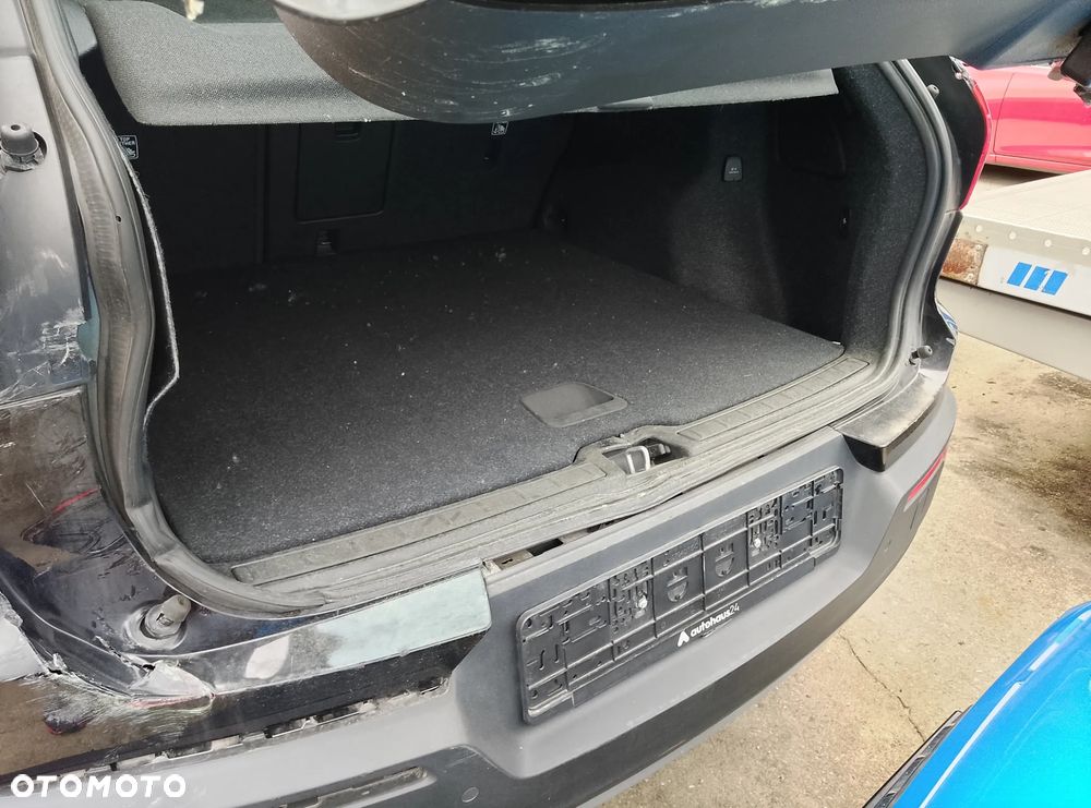 Volvo XC 40 B4 B AWD DKG Momentum Pro - 33