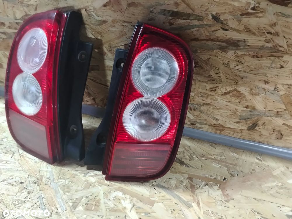 LAMPY TYŁ NISSAN MICRA K12 LEWA PRAWA 5 DRZWI - 3