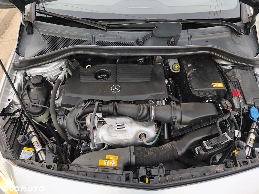 Mercedes-Benz Klasa B 180 (BlueEFFICIENCY) - 27