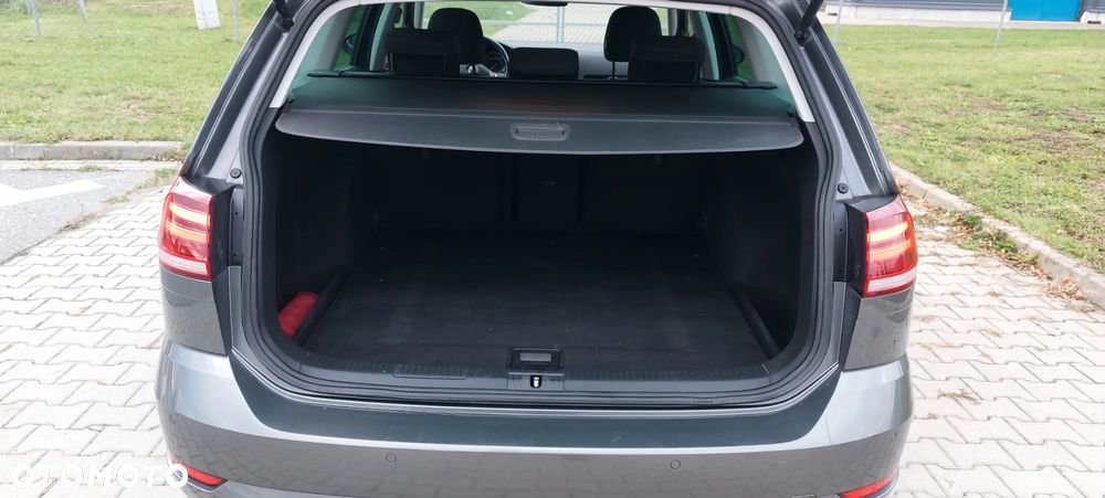 Volkswagen Golf 1.6 TDI Sound - 36