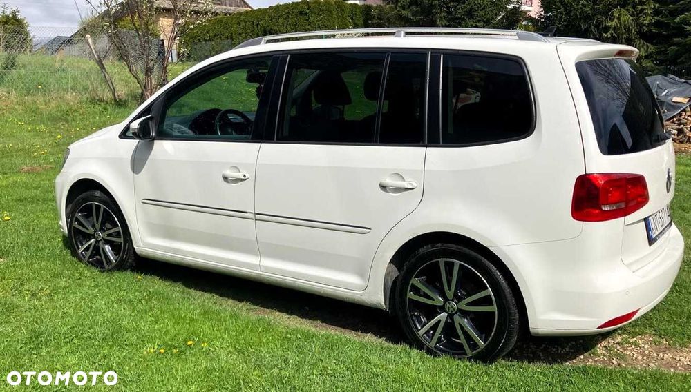 Volkswagen Touran - 1