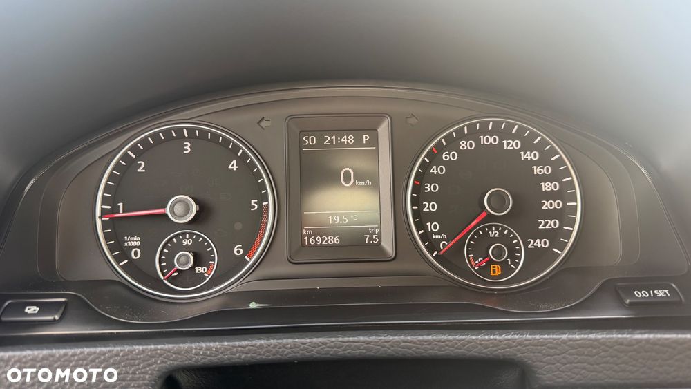 Volkswagen Multivan - 12