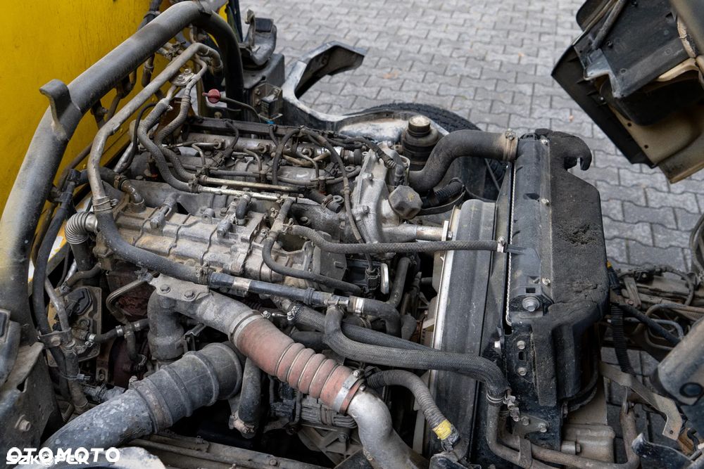 Mitsubishi Fuso Canter 3C13 - 17