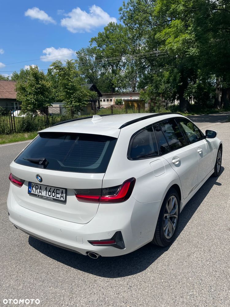 BMW Seria 3 318d mHEV - 3