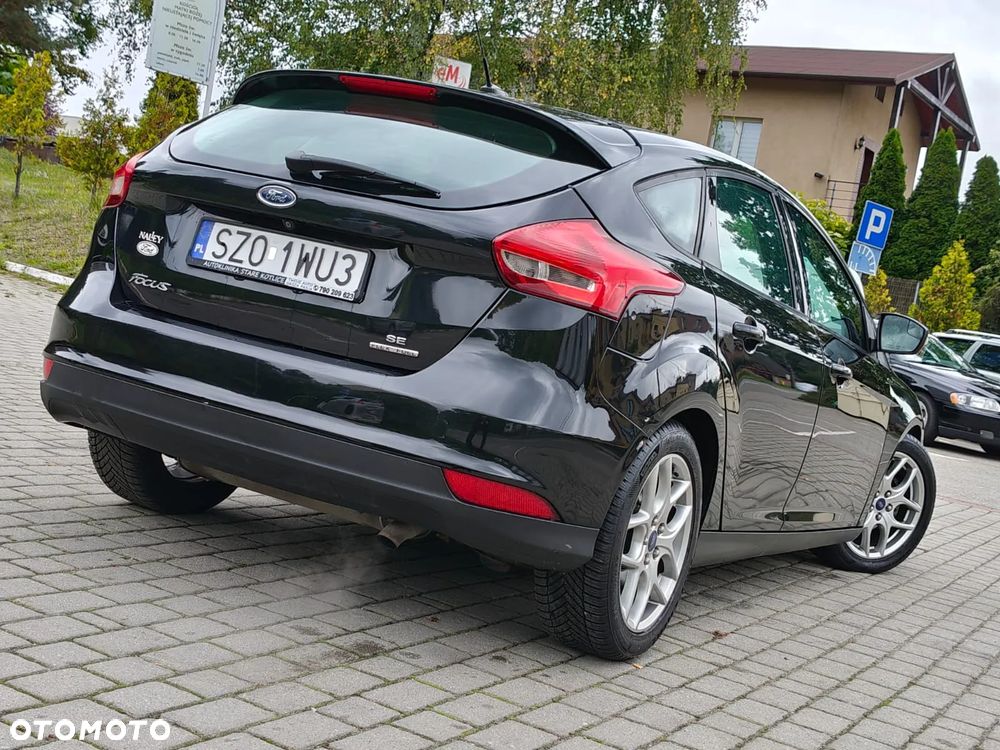 Ford Focus 2.0 16V Ghia - 31