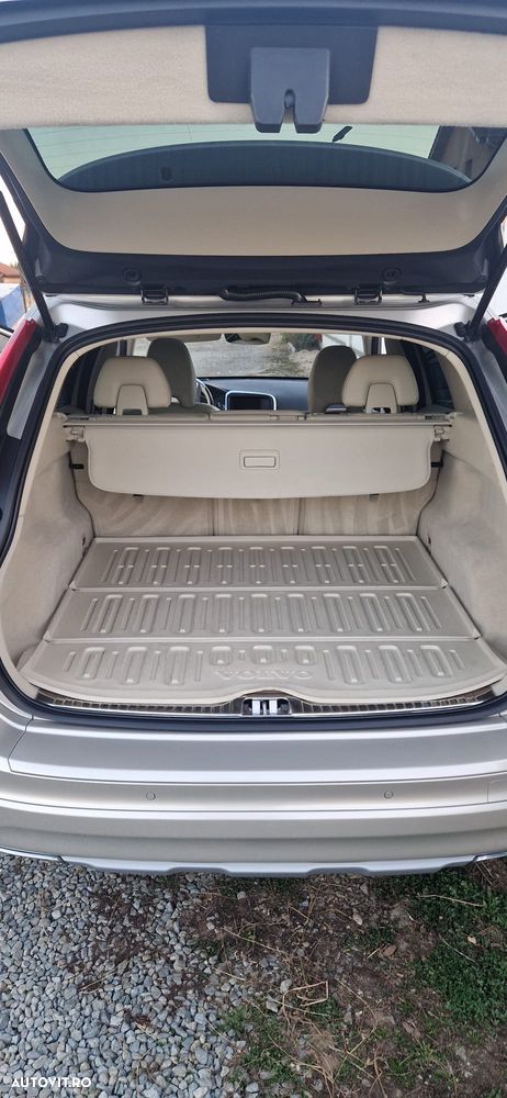 Volvo XC 60 D4 AWD Geartronic Momentum - 4