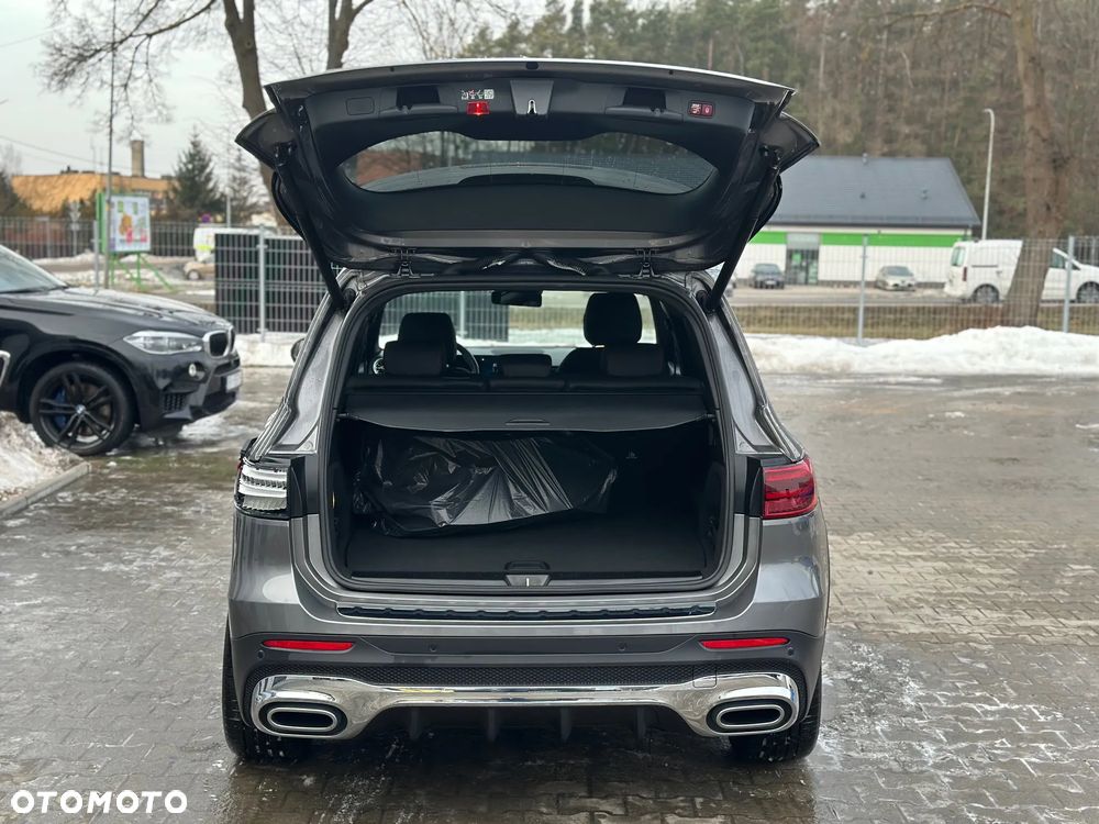 Mercedes-Benz GLB - 10