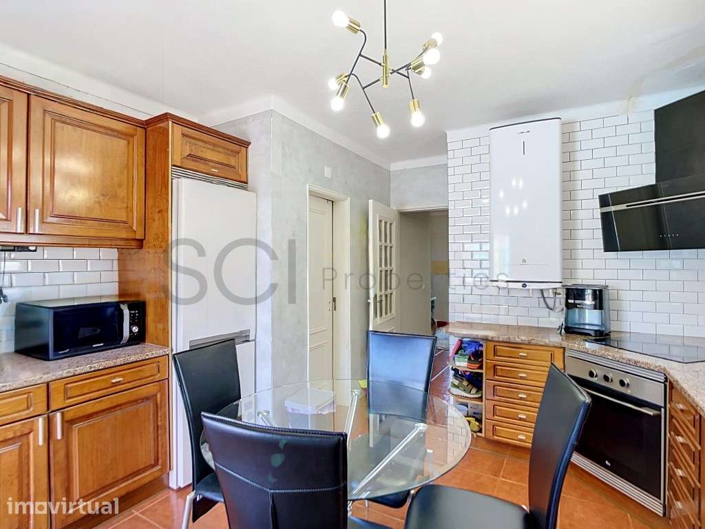 Moradia T3 com Piscina e Garagem em Sarilhos Grandes - Grande imagem: 5/54