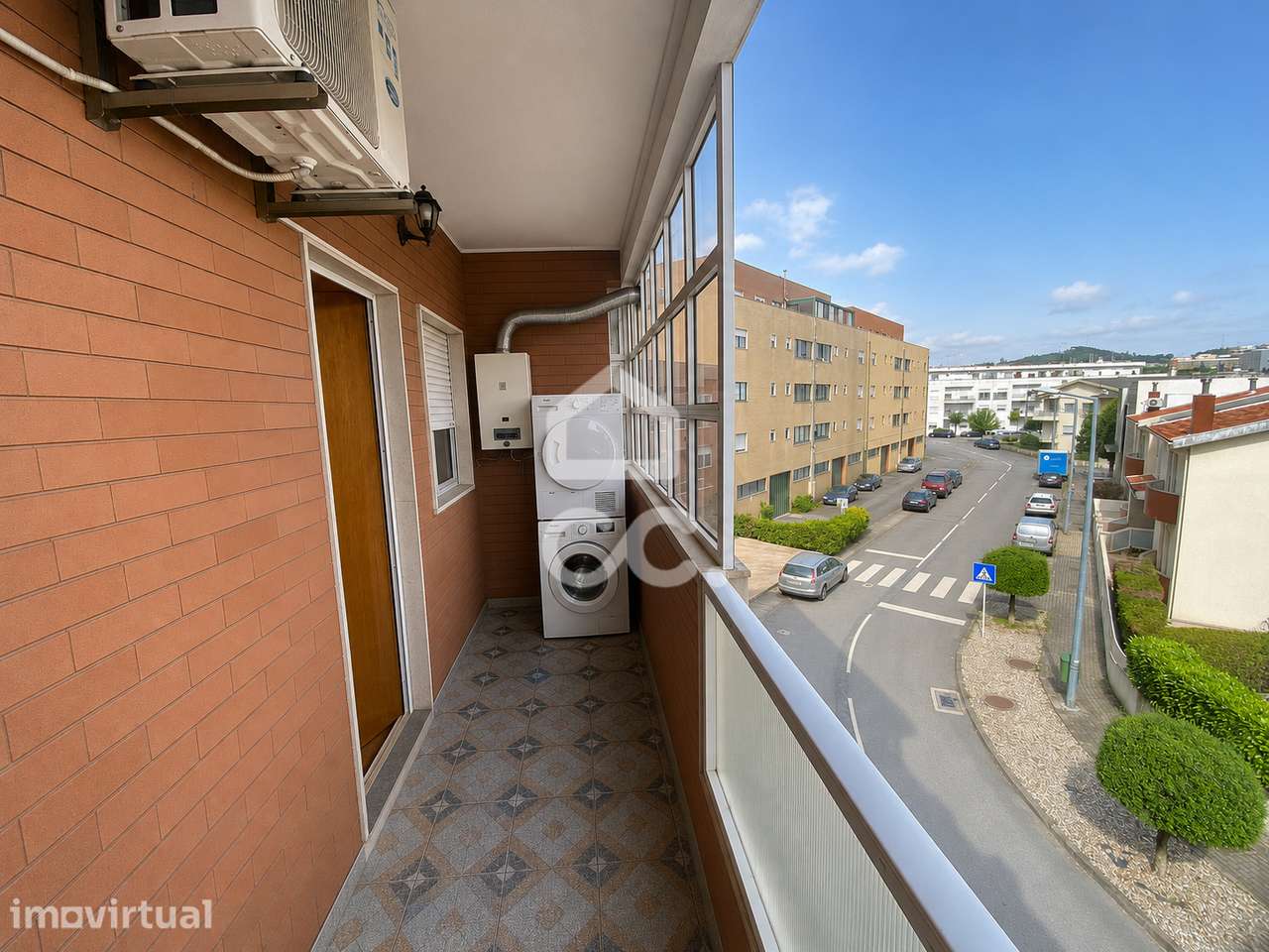 Apartamento T2 com Garagem em Selho - Grande imagem: 2/18