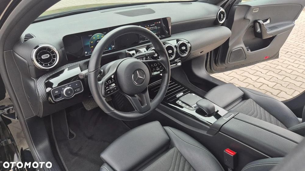 Mercedes-Benz Klasa A 180 Style 7G-DCT - 15