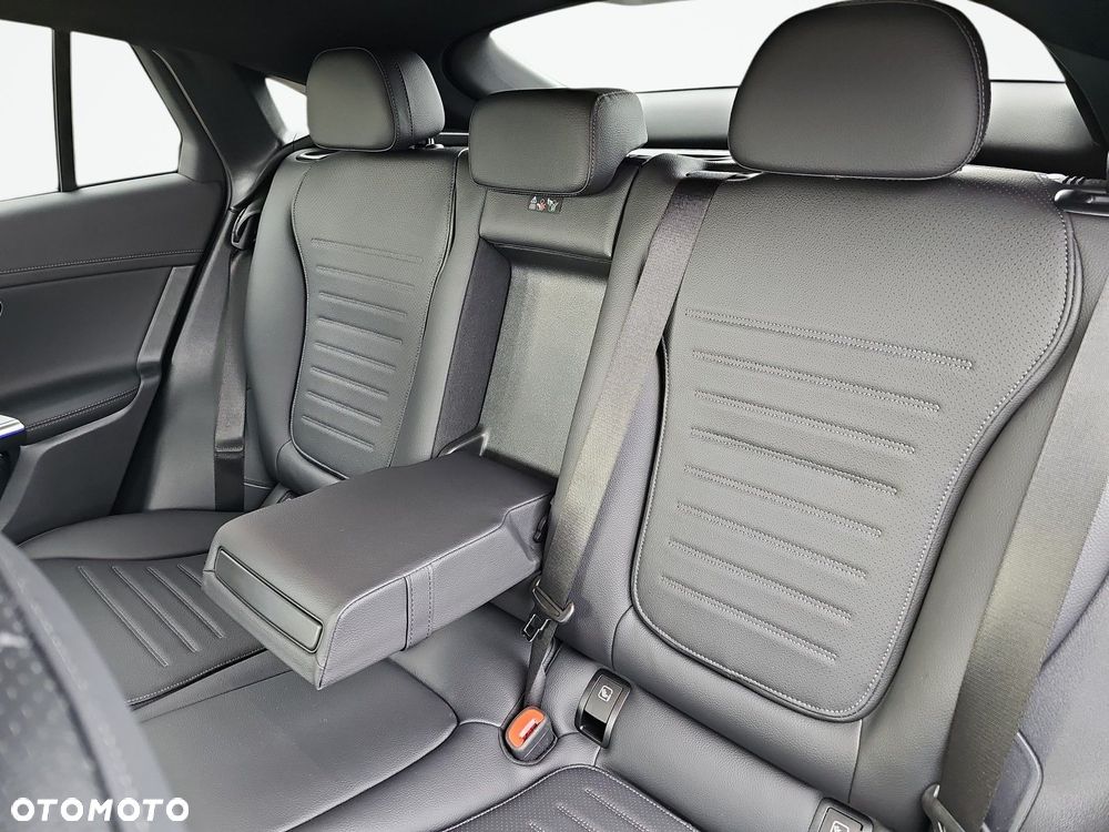 Mercedes-Benz GLC - 13