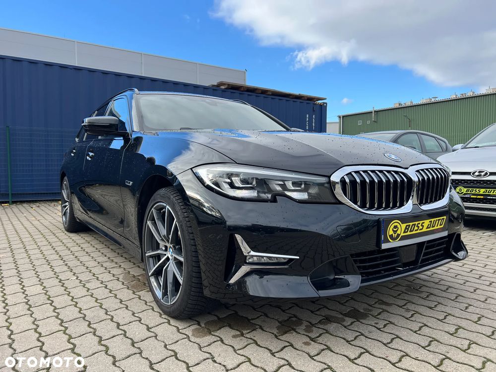 BMW Seria 3 330e Sport Line - 3
