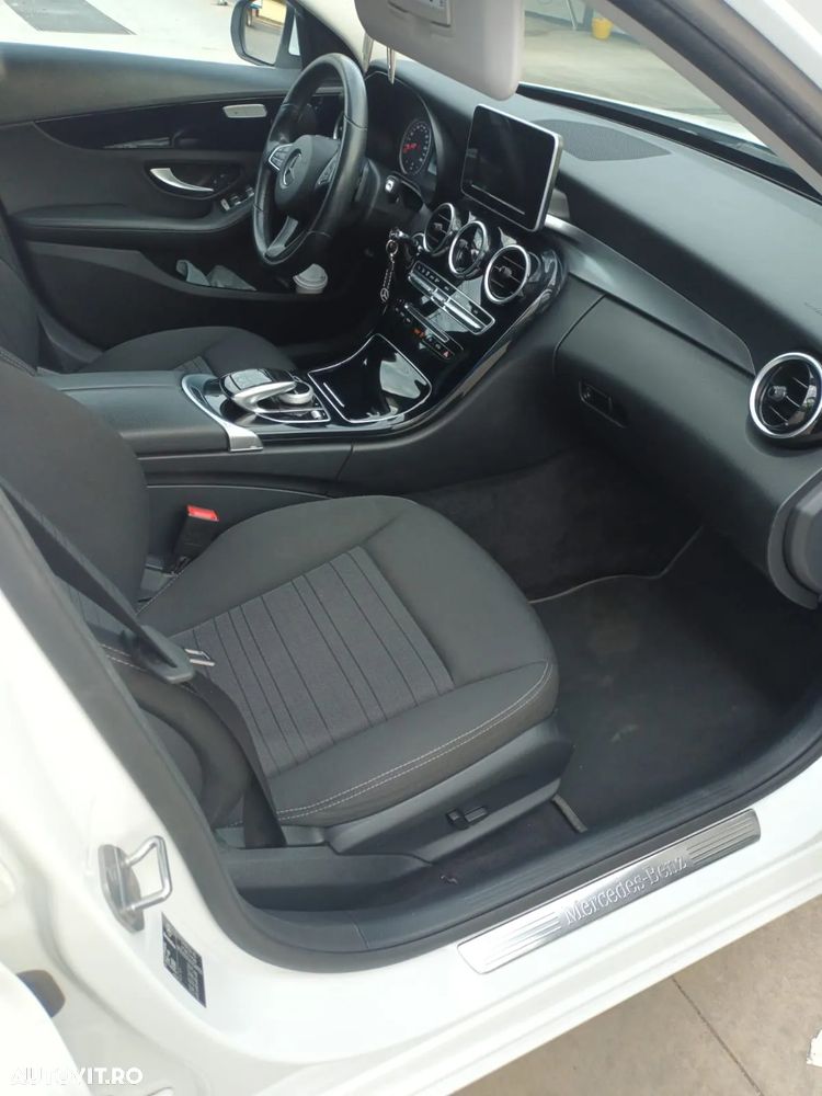 Mercedes-Benz C - 19