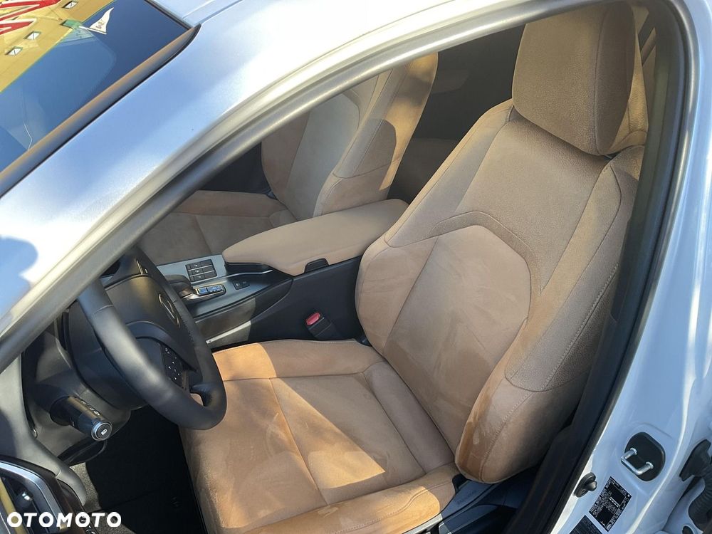 Lexus UX 300h Business - 9