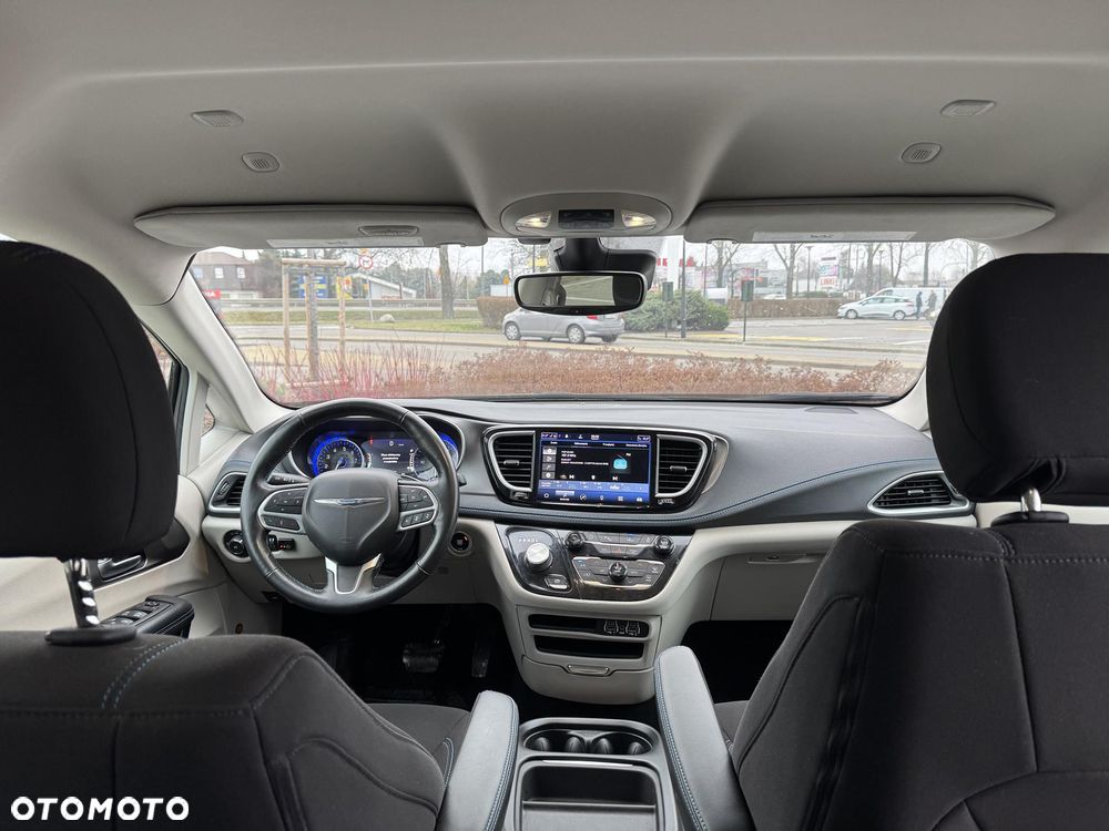 Chrysler Pacifica - 16