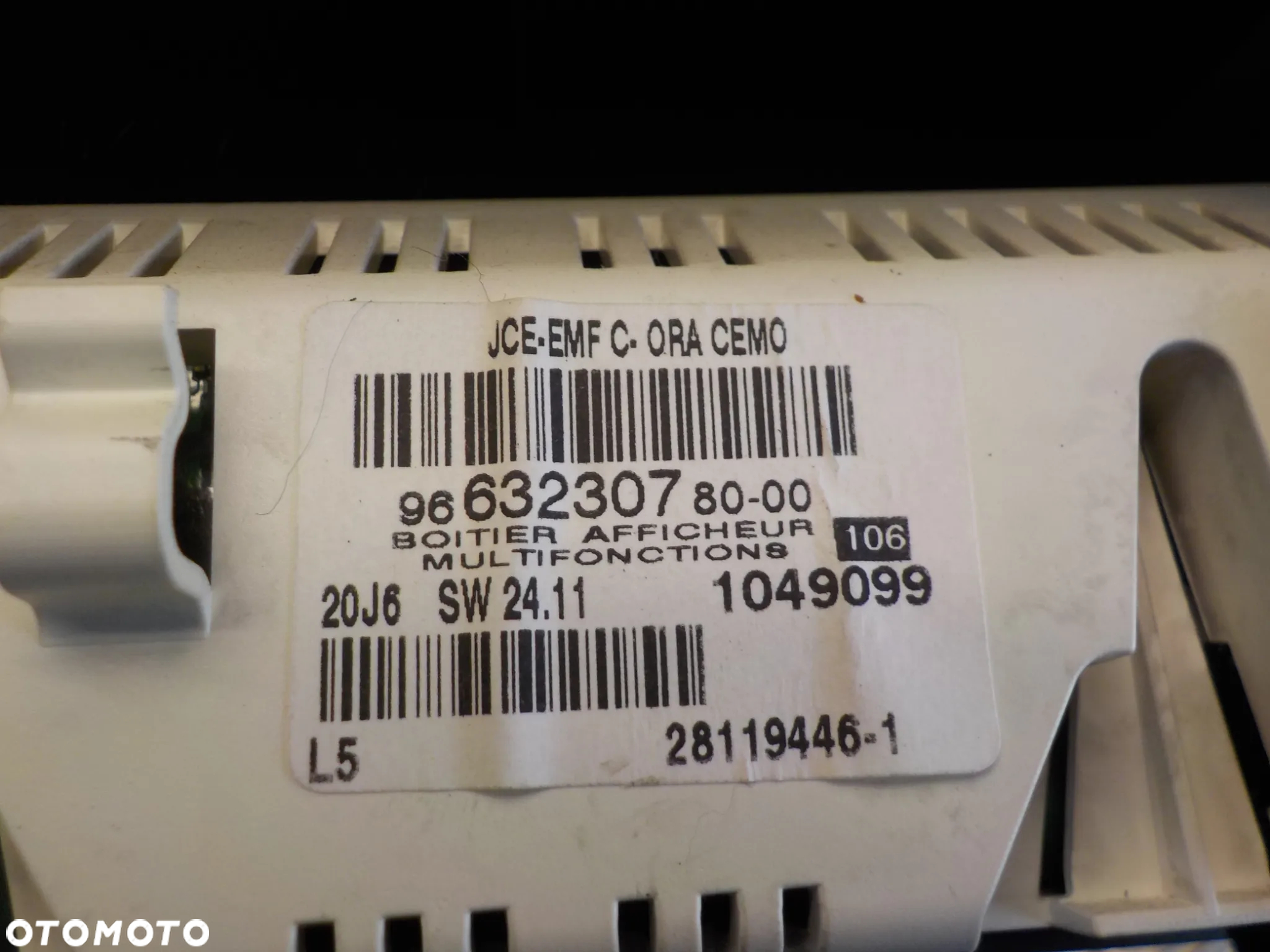 PEUGEOT 207 EKRAN WYŚWIETLACZ RADIA ZEGAREK 9663230780 - 2