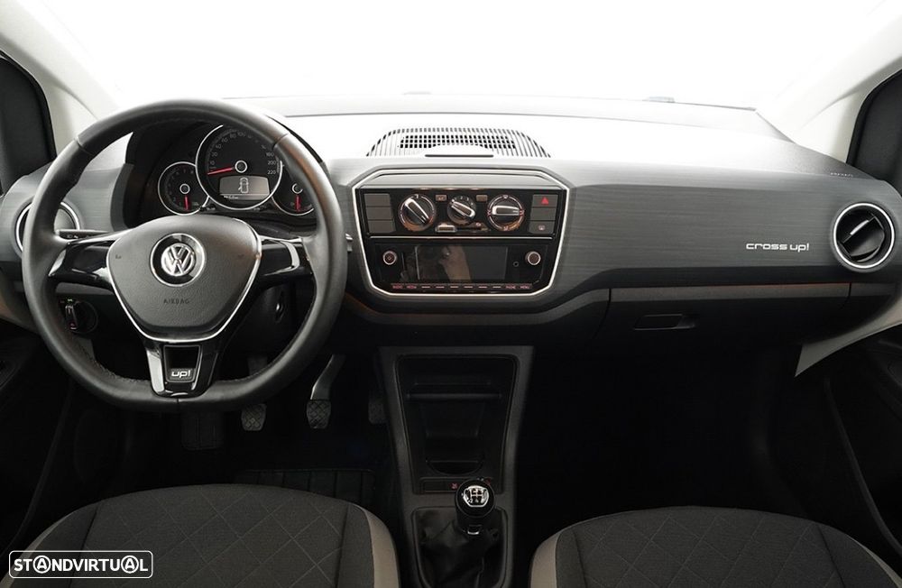 VW Cross Up! 1.0 - 7