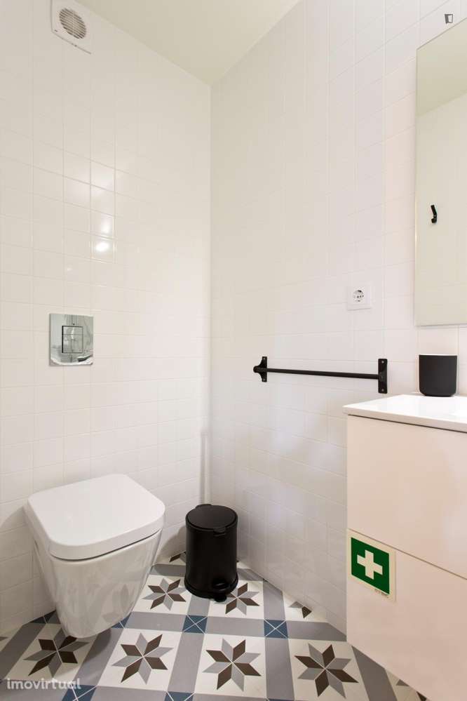 Apartamento com 1 quartos - localizado em Santo Ildefonso Porto - Grande imagem: 2/11