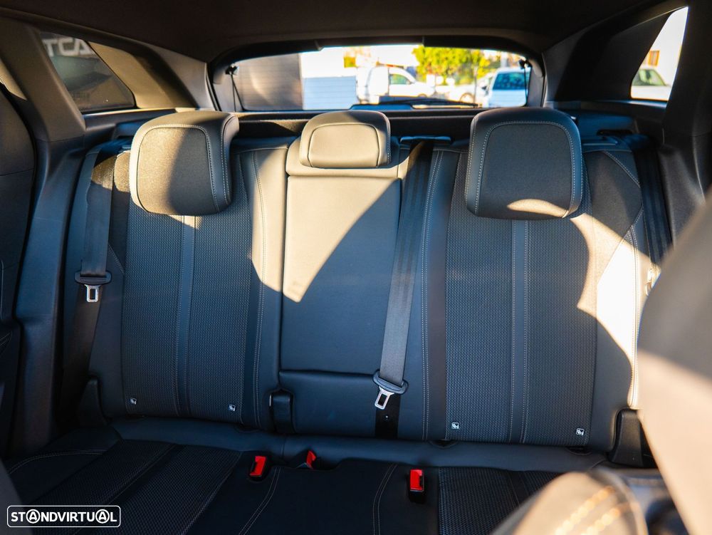 Peugeot 3008 1.6 Hybrid GT Pack e-EAT8 - 22