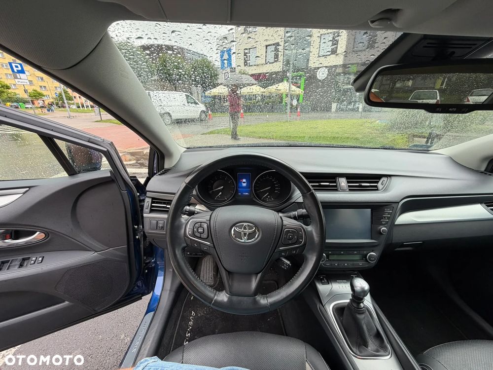 Toyota Avensis 1.8 Premium - 4