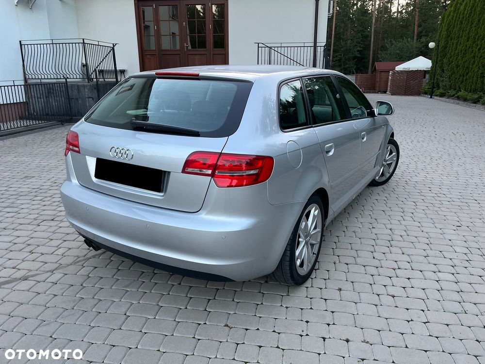 Audi A3 Sportback 2.0 TDI S line Sportpaket plus - 4