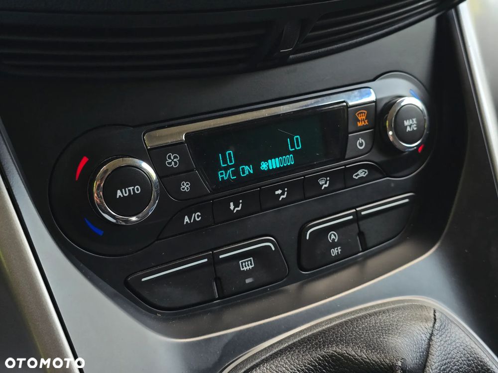 Ford Kuga 2.0 TDCi 2x4 Titanium - 29