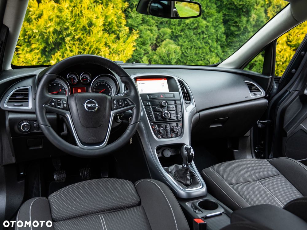 Opel Astra 1.4 Turbo Exklusiv - 27