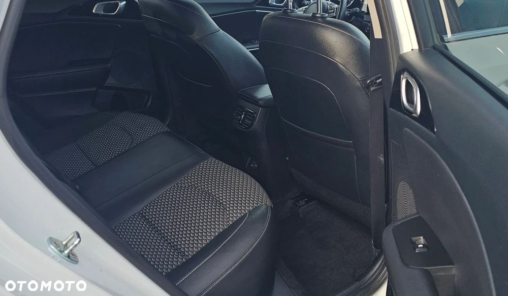Kia Ceed 1.5 T-GDI OPF Platinum Edition - 15