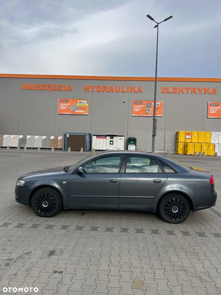 Audi A4 Limousine - 8