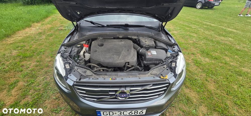 Volvo XC 60 D4 R-Design - 33