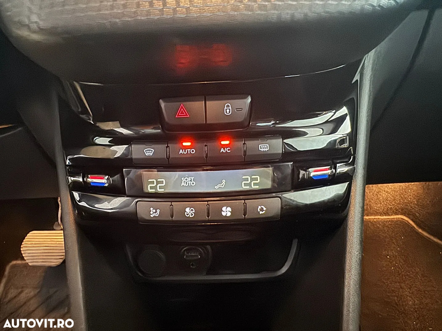Peugeot 2008 PureTech 110 Stop&Start EAT6 Allure - 13