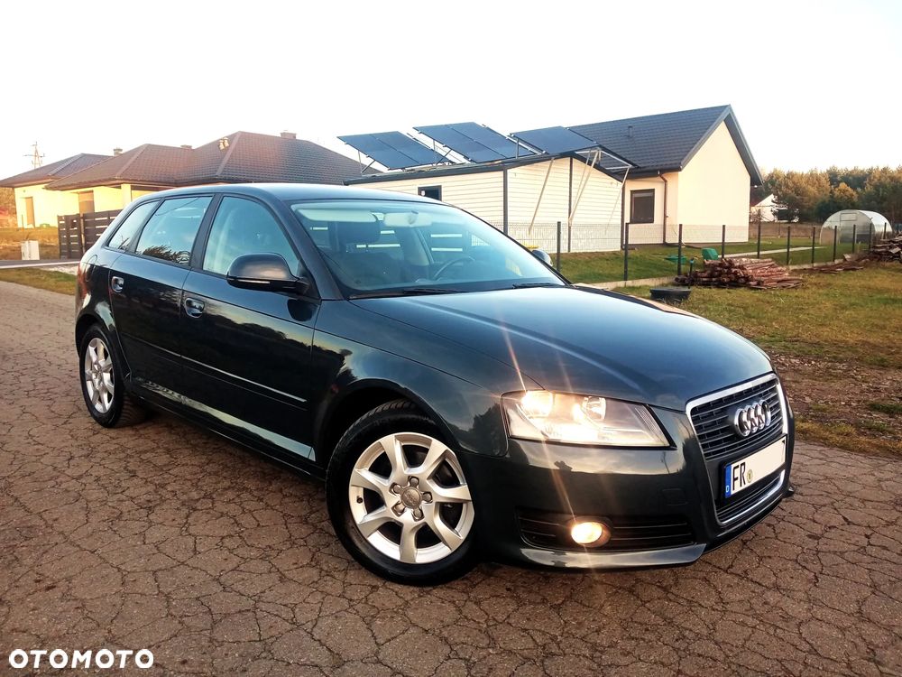 Audi A3 Sportback - 1
