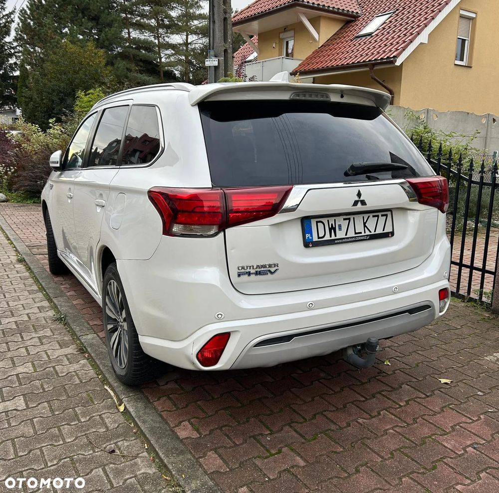 Mitsubishi Outlander PHEV Intense + - 8