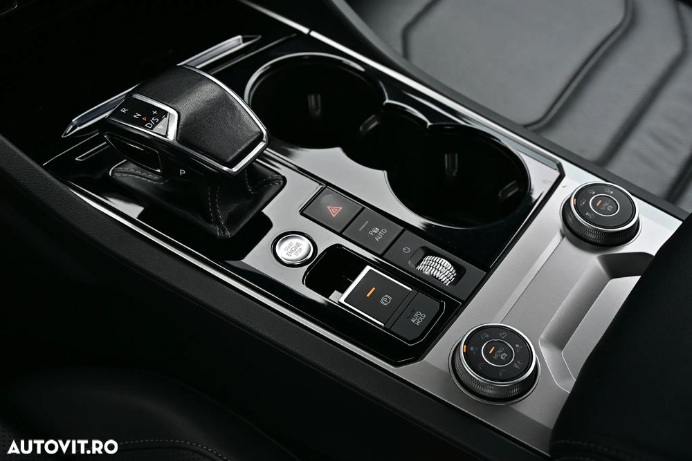 Volkswagen Touareg V6 TDI R-Style - 27