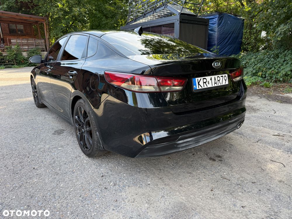 Kia Optima 2.0 M - 11
