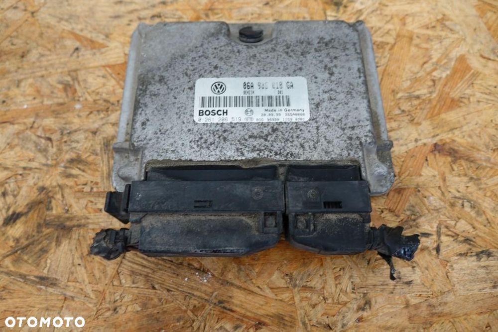 STEROWNIK SILNIKA KOMPUTER SKODA OCTAVIA I 06A906018GA - 2
