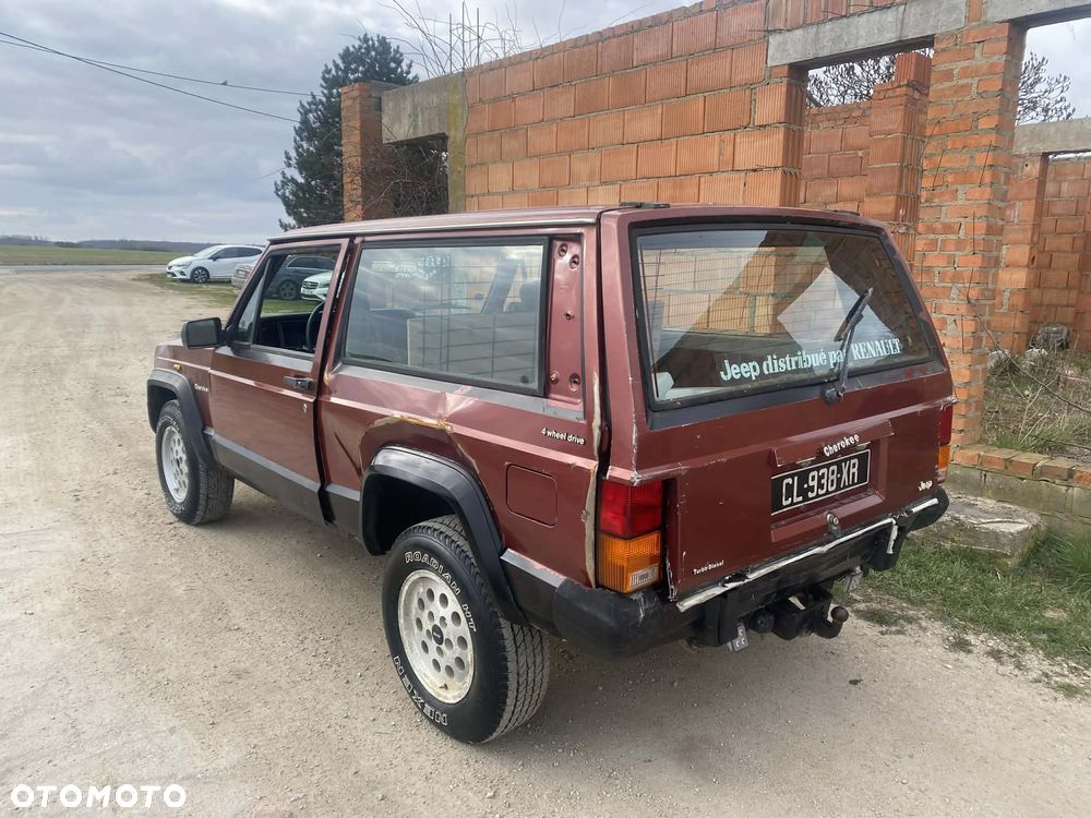 Jeep Cherokee - 38