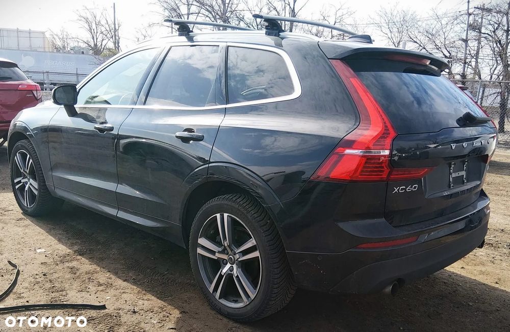 Volvo XC 60 T6 AWD Geartronic Momentum - 3