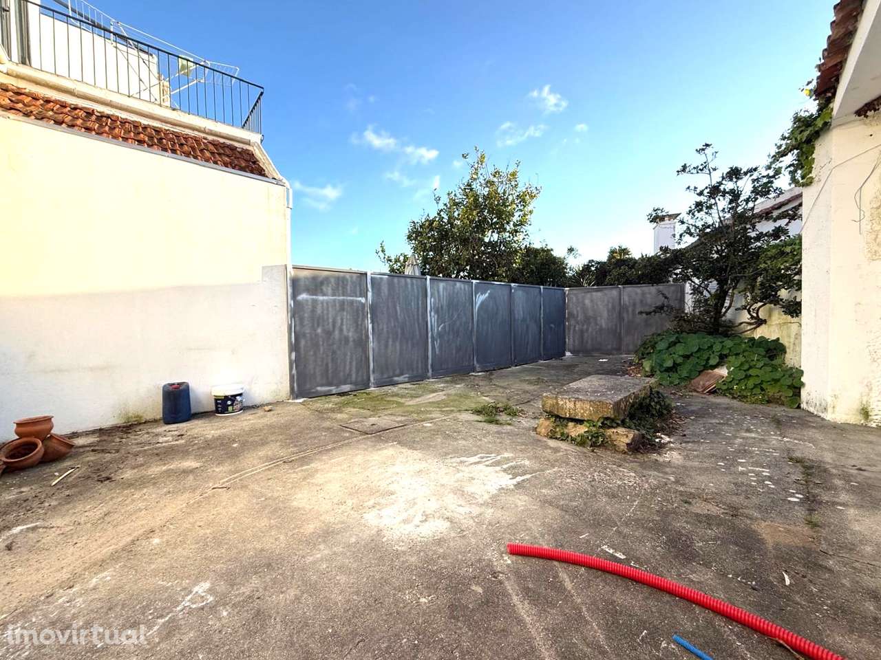 Moradia c/ pátio para restauro no Centro de Ovar - Grande imagem: 3/21