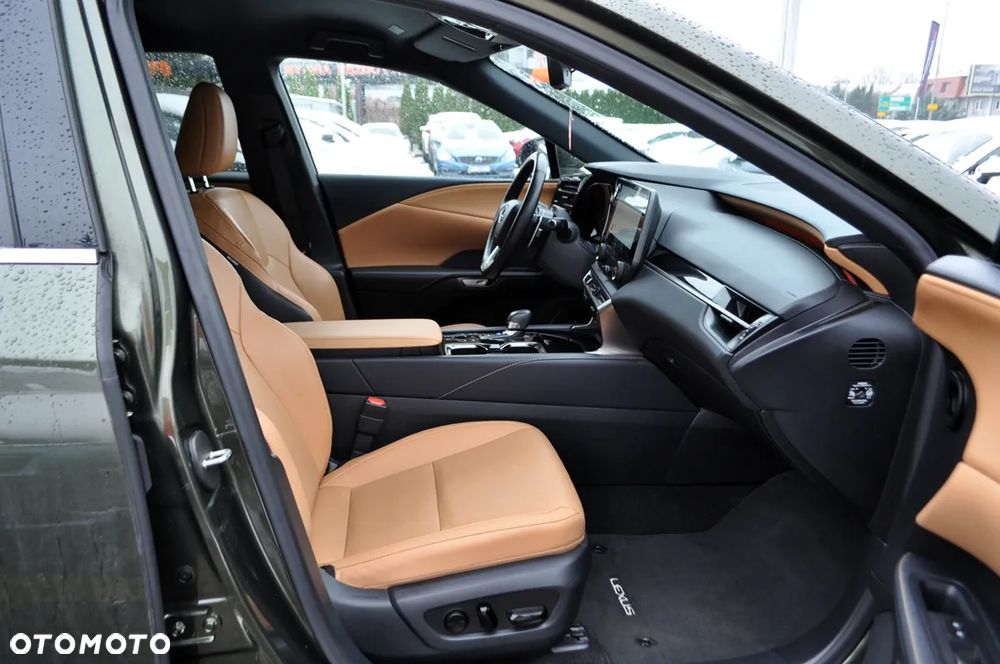 Lexus RX 450h+ Prestige - 23